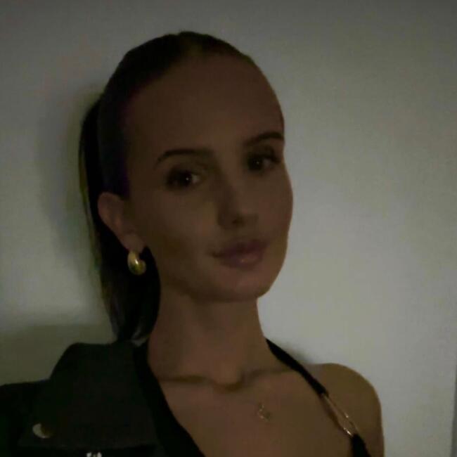 Babysitter in Brisbane: Courtney