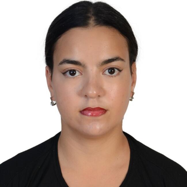 Babysitter in Stains: Yasmine