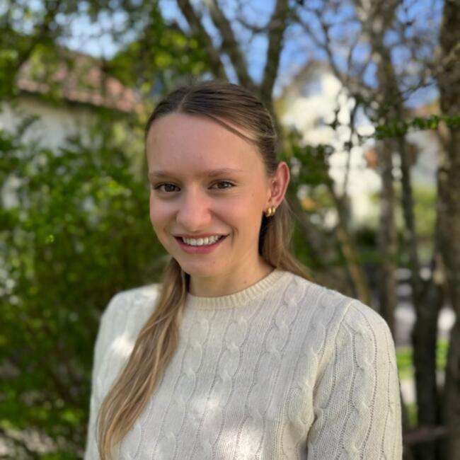 Babysitter in Brütten: Kayla