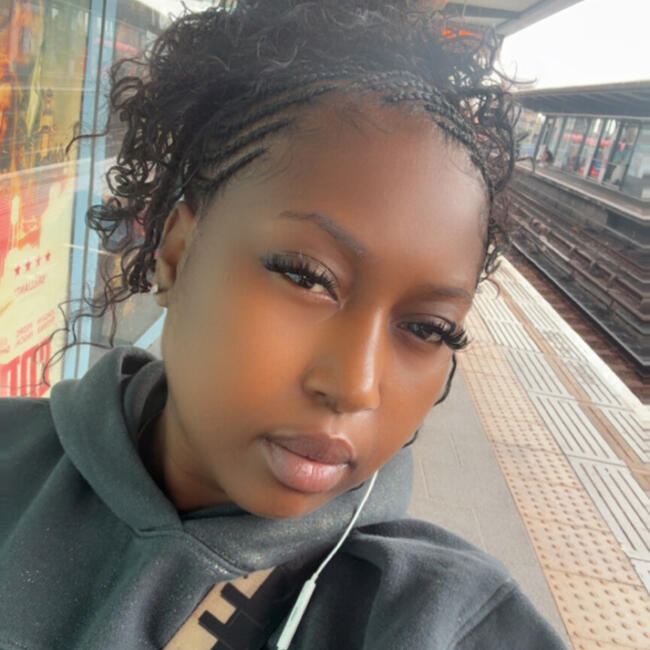 Babysitter in London: Chenelle