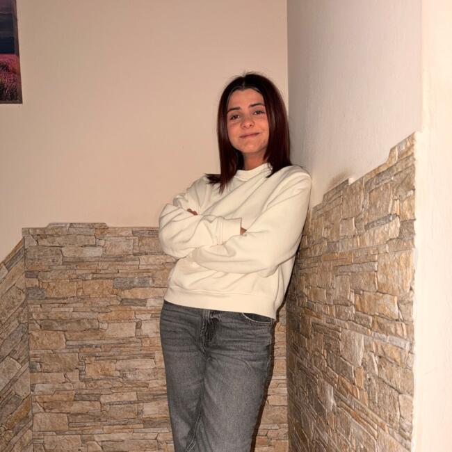 Babysitter a Barzanò: Ylenia