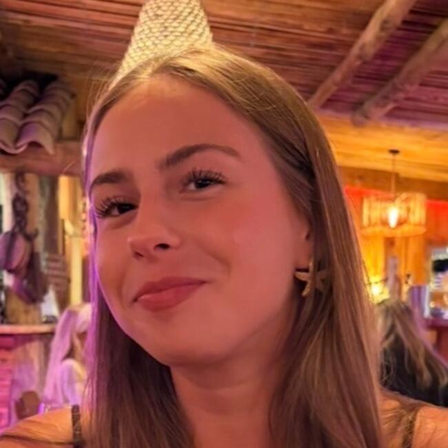 Babysitter in Marnaz: Oriane