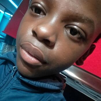 Babysitter in Akasia: Omolemo