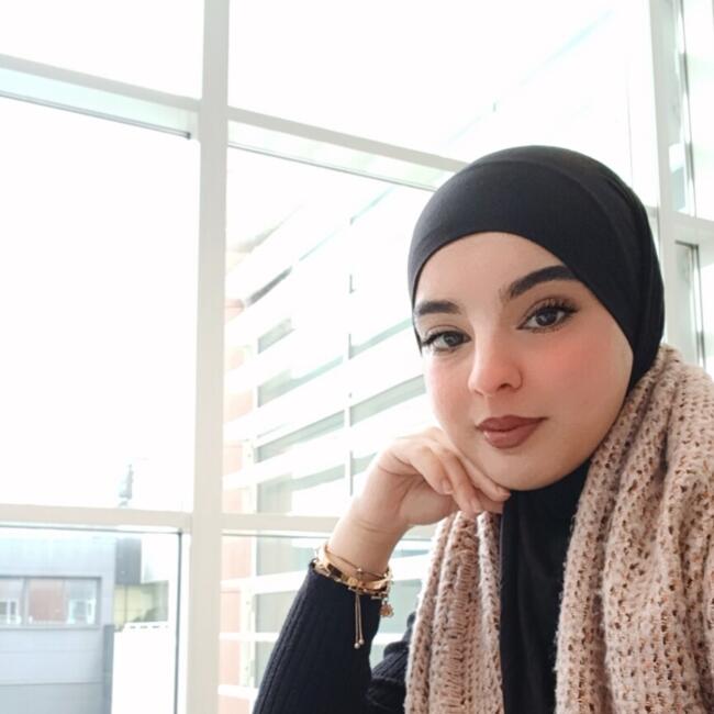 Babysitter in Reims: Yasmine