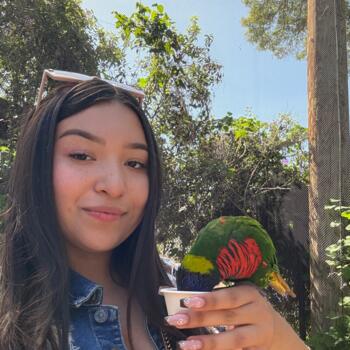 Babysitter in Ontario: Valentina