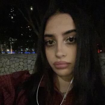 Babysitter in Melbourne: Yıldız