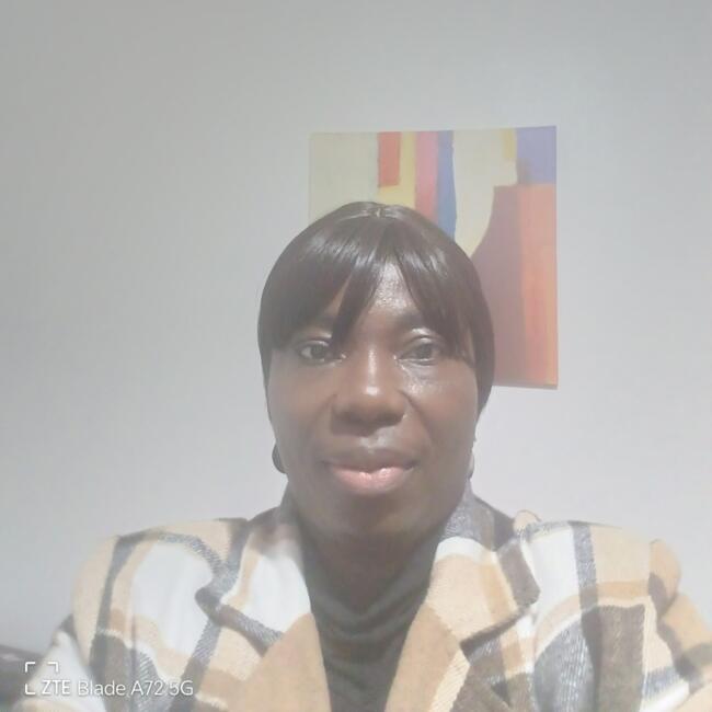 Babysitter in Santo Antão do Tojal: Juliana