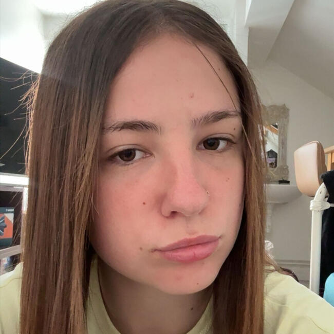Baby-sitter à Châlons-en-Champagne: Célia