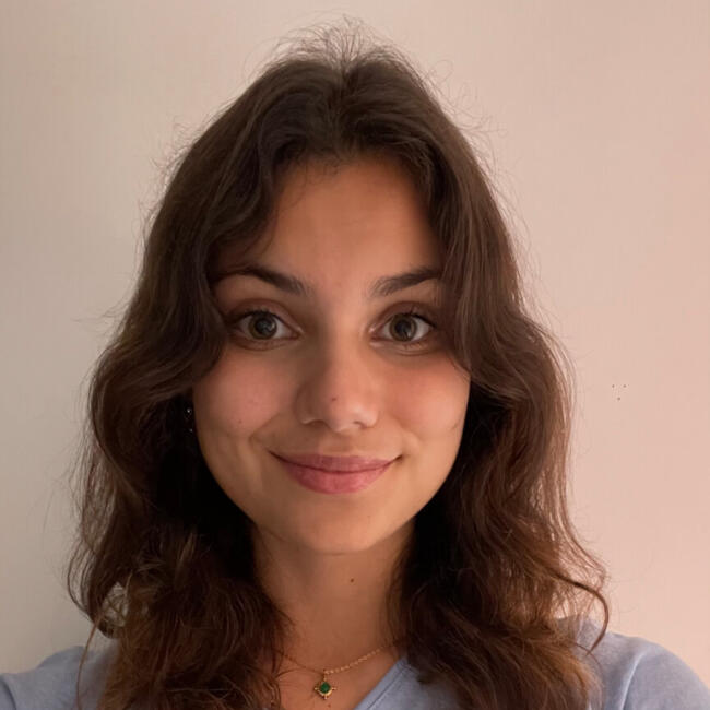 Babysitter in Marseille: Camille