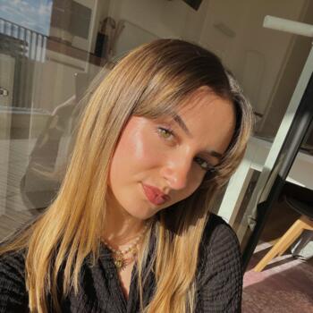 Babysitter in Saint-Jacques-de-la-Lande: Clara
