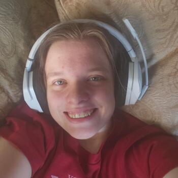 Babysitter in Keego Harbor: Samantha