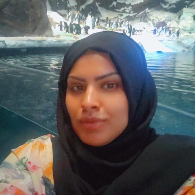 وظيفة جليسة أطفال في القطيف: هود
