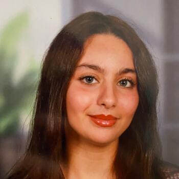 Baby-sitter in Colombes: Dounia