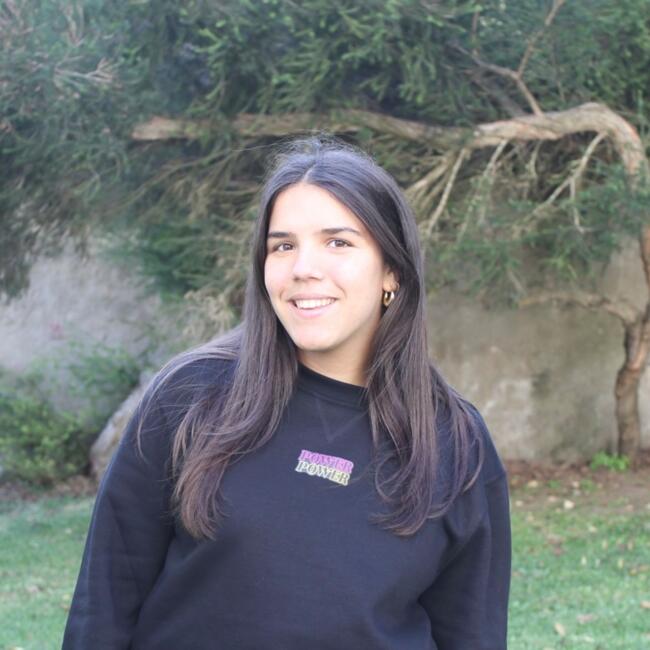 Babysitter in Algés: Clara
