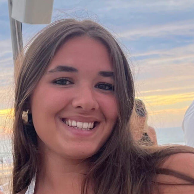 Babysitter in Gelves: Cristina