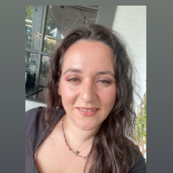 Babysitter in Perth Amboy: Frederiki