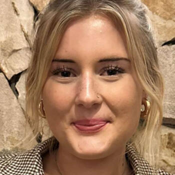 Babysitter in Adelaide: Stephanie