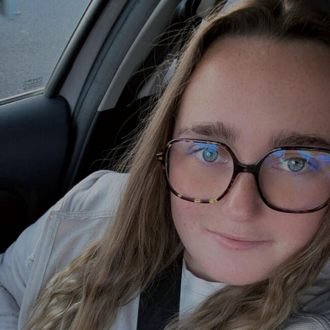 Babysitter in Montebourg: Marina