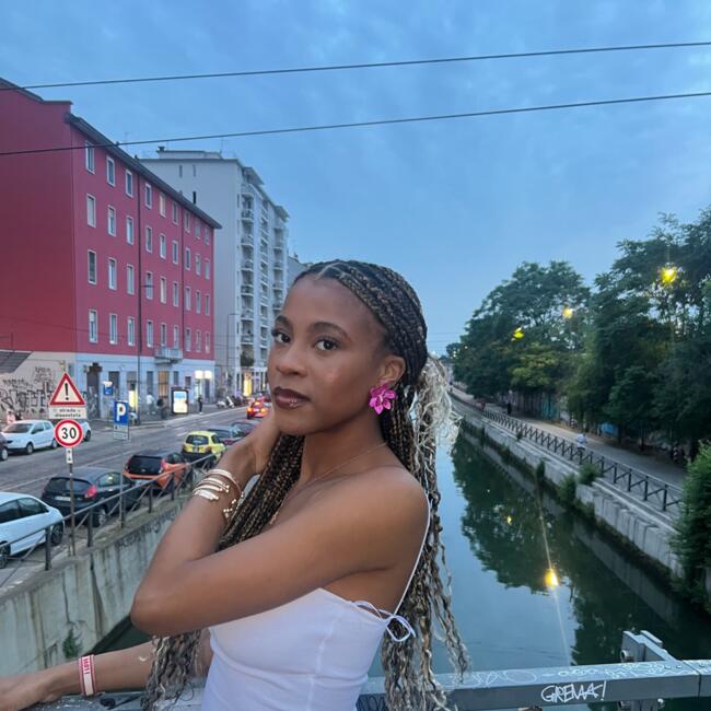 Babysitter in Créteil: Astrid