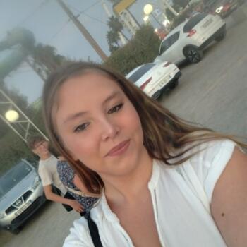 Babysitter in Malemort-du-Comtat: Capucine