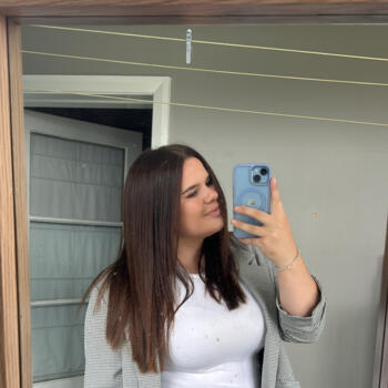 Babysitter in Dunedin: Holly