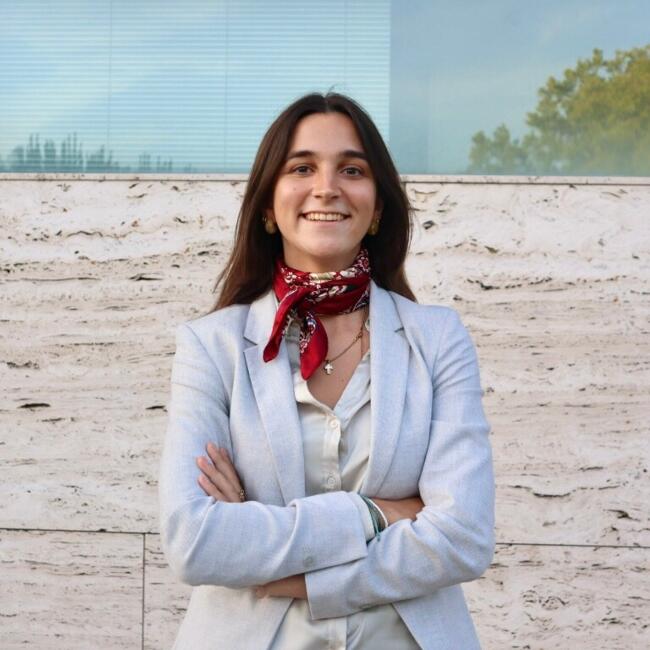 Babysitter in Lisbon: Isabel