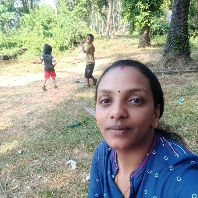 Babysitter in Aluva: Bhagyasree