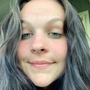 Babysitter Overland Park: Maya