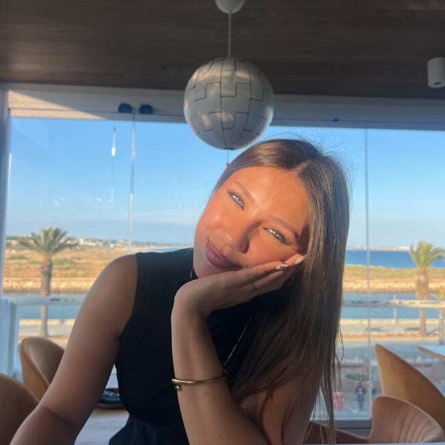 Babysitter em Lagos: Carolina