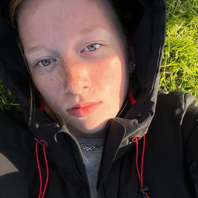Babysitter in Wolverhampton: Tia