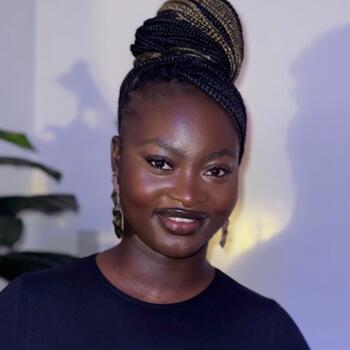 Babysitter Manchester: Akua