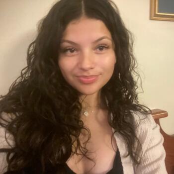 Babysitter in Mineola: Abigail