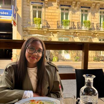 Babysitter in L'Escale: Mae