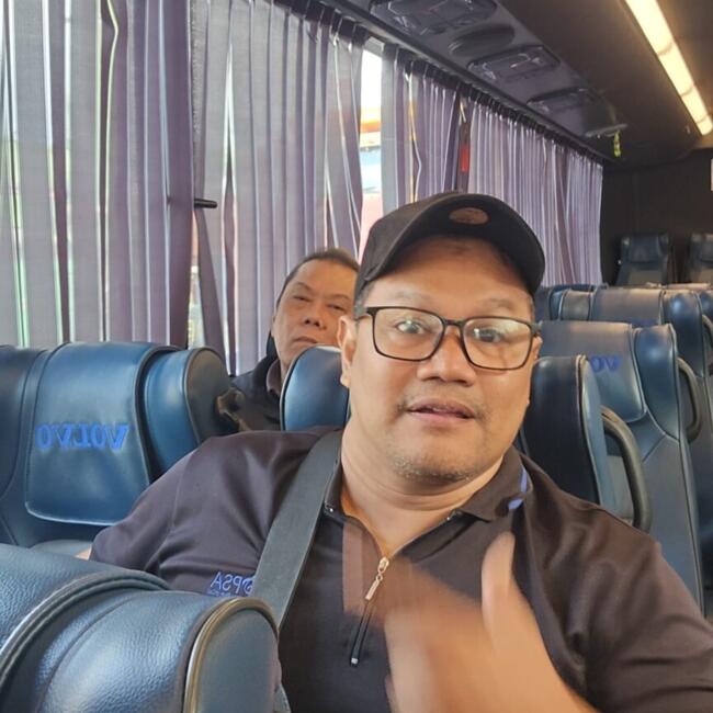 Babysitting job in Singapore: Mohamed