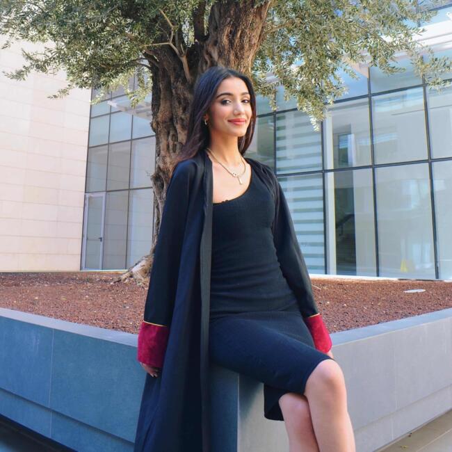 Babysitter in Amman: Merry