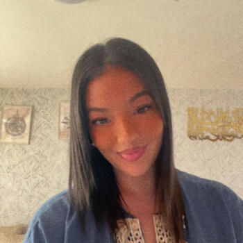 Babysitter in Bertrix: Zineb