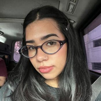 Babysitter Borough of Queens: Estefany