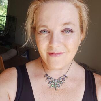 Babysitter in Jeeralang: Julia