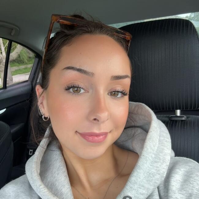 Babysitter in Riverhead: Naomi