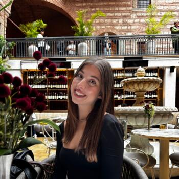 Babysitter in Athens: Fenia