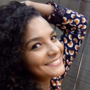 Emprego de babá em Brasília: emprego de babá Livia