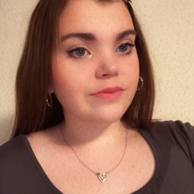 Babysitter in Courcelles: Maeva