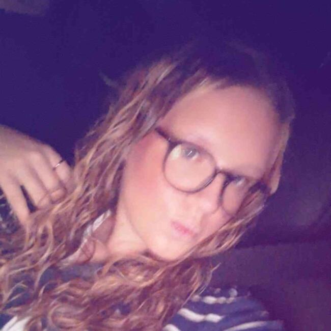 Barnvakt i Ingared: Elin