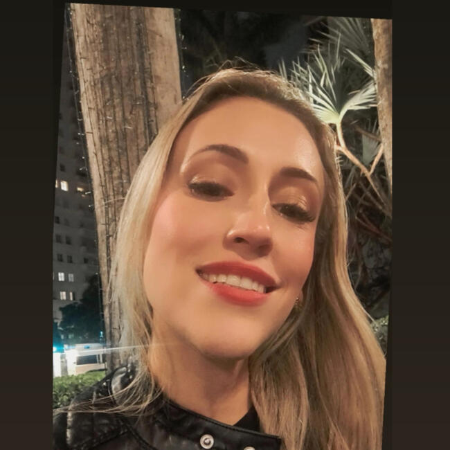 Babysitting job in Assis: Jéssica