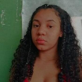 Babá em Dourados: Rayane