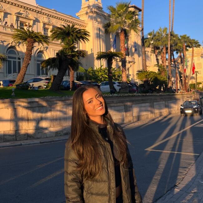 Babysitter in Nice: Miriam