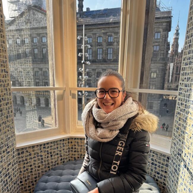 Babysitter in Nazelles-Négron: Louane