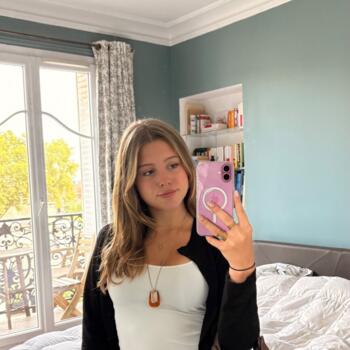 Babysitter in Courbevoie: Ombeline