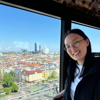 Babysitter in Vienna: Erkeaiym
