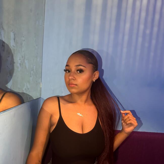 Babysitter in Bristol: Alahna